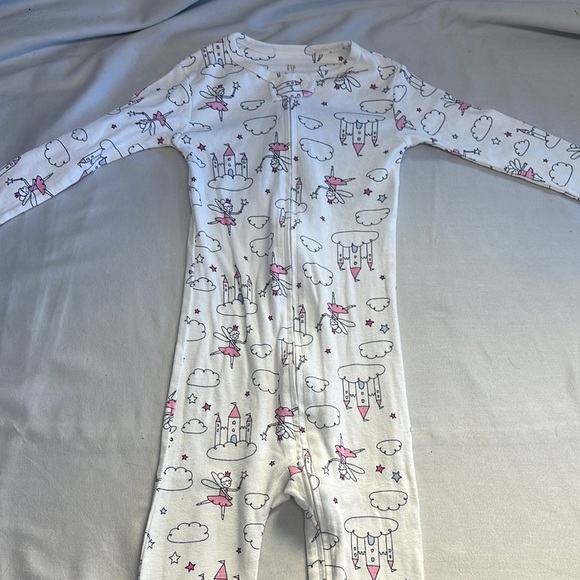 GAP - NWOT - Toddler Fairy Print onesie sleeper - Picture 4 of 4